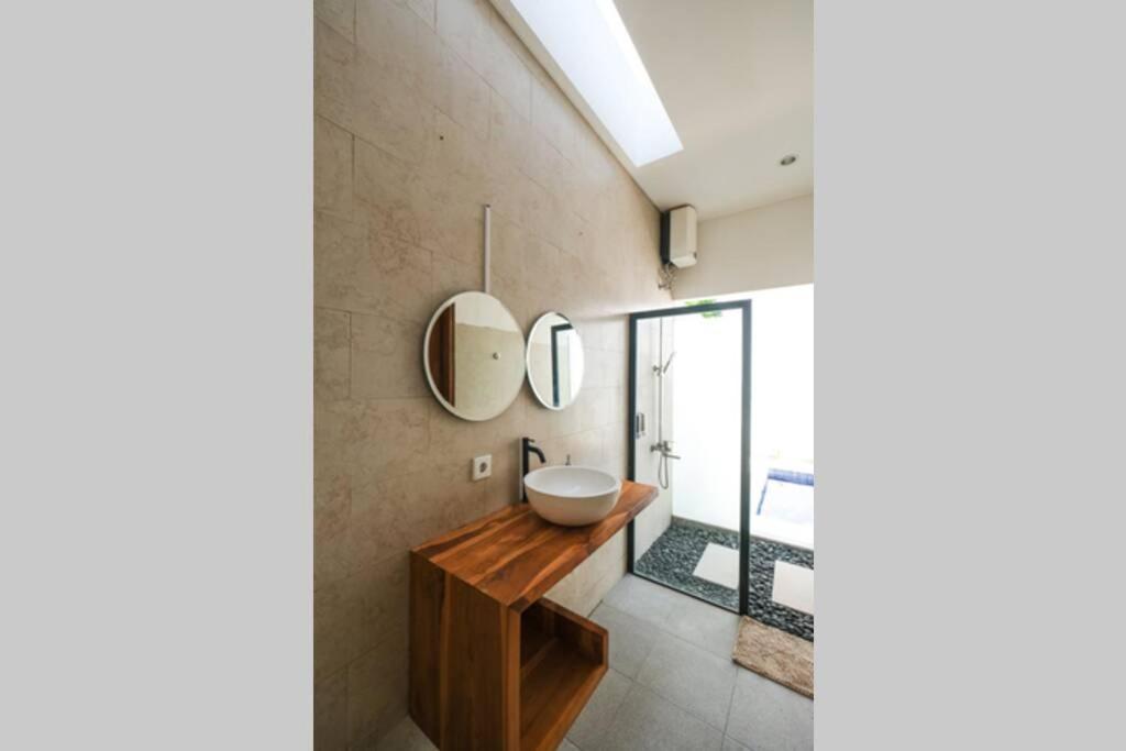 Kiki Village Bathtub Canggu Kültér fotó